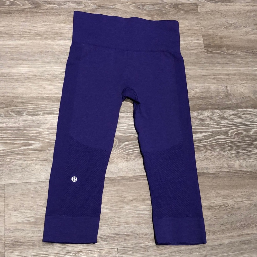 Lululemon Crop Leggings Tights size 4 EUC